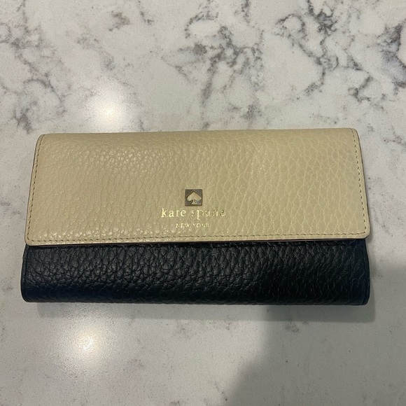 kate spade Handbags - Kate spade classic trifold wallet